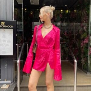 Rat & Boa NWT Paloma Dress Pink Floral Jacquard Mini Wrap Bell Sleeve Small